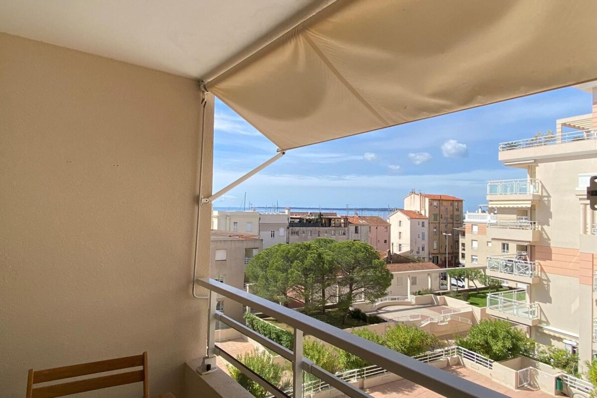 06Ai - Beautiful Renovated Studio - Sea And Pool View Vallauris Esterno foto