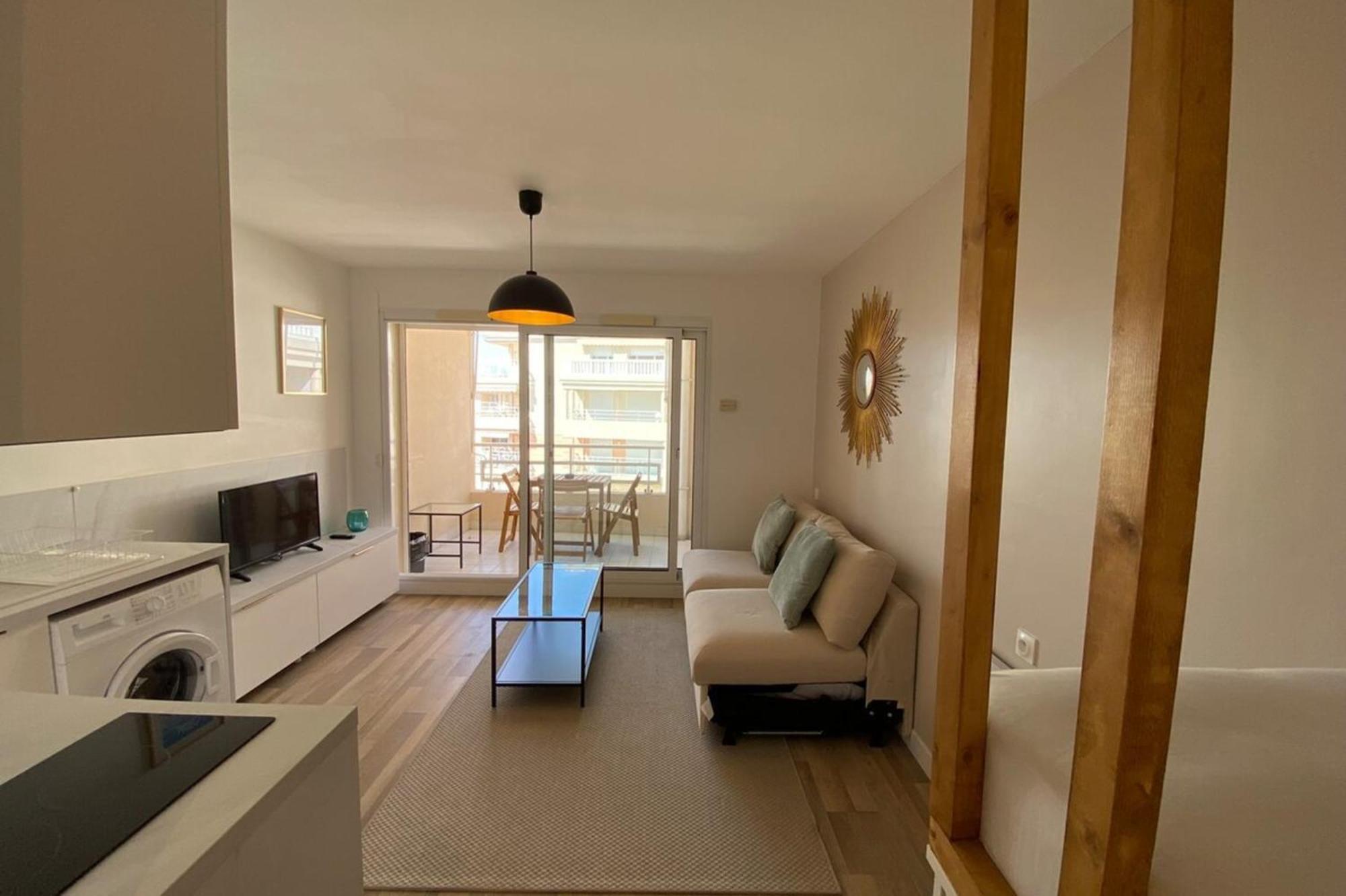 06Ai - Beautiful Renovated Studio - Sea And Pool View Vallauris Esterno foto
